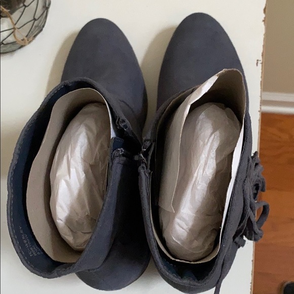 Gray ankle booties - Picture 3 of 8